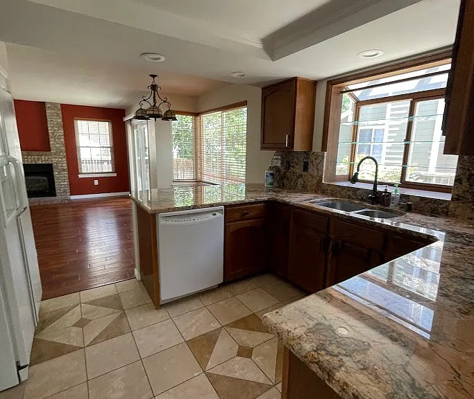 2348 S Gray St — Photo 14