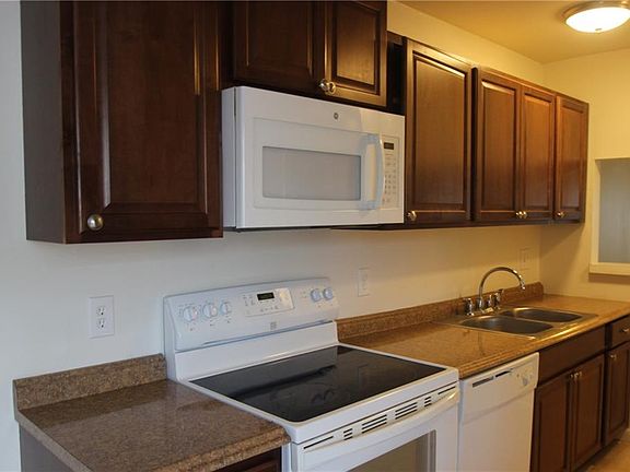 5th image of 1429 Oak Pl APT E