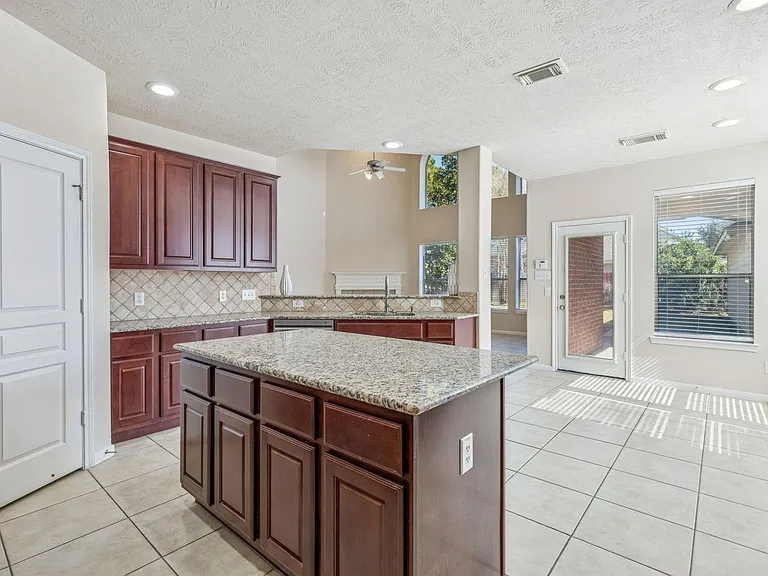 6518 Montana Ridge Ct — Photo 5