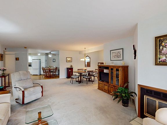 3rd image of 5146 Belden Ave APT E3