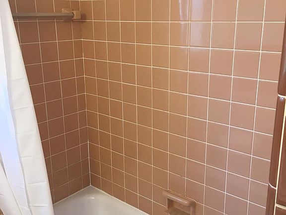 4th image of 1825 Gardenia Ave #2
