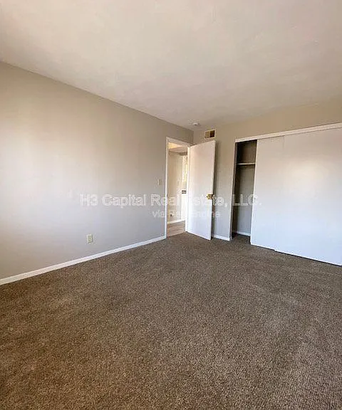 11-17 Kensington Heights — Photo 24