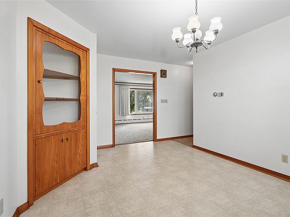 5th image of 601 Hall Ave