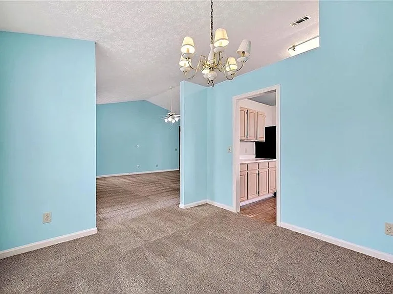 4502 Legend Hollow Ln — Photo 8