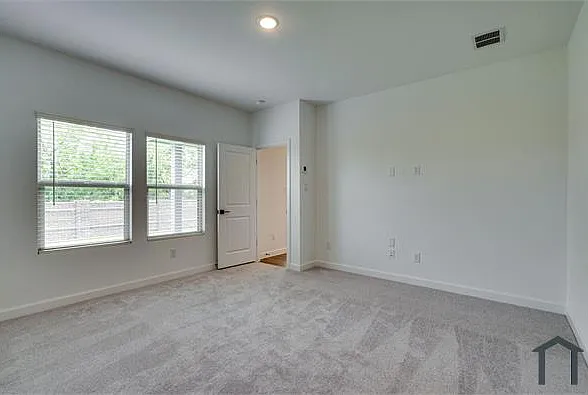 1412 Victoria St — Photo 15