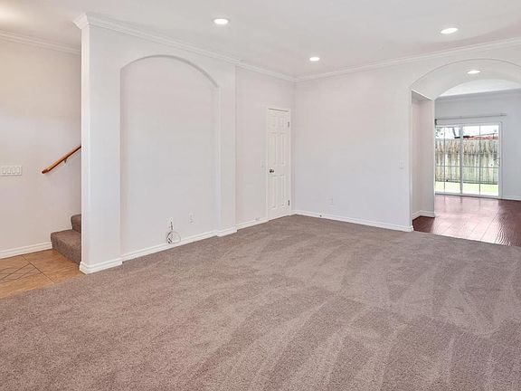 5th image of 1249 Elm Ave