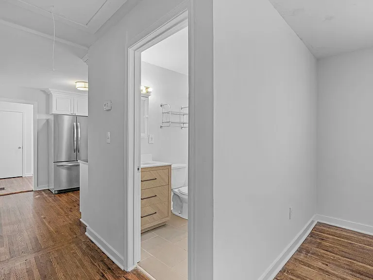 1001 Greenleaf Ave #2 — Photo 10