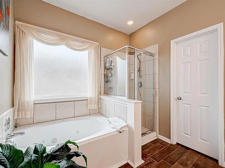 4815 Hackamore Brook Ct — Photo 45