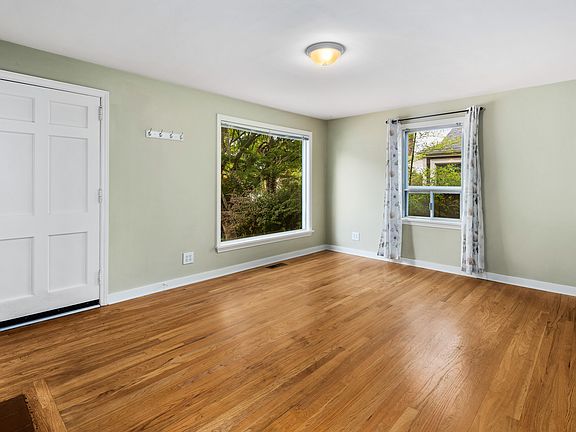 5th image of 3808 13th Ave S #1