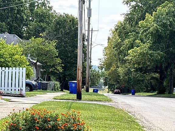 4th image of 401 Millikin St