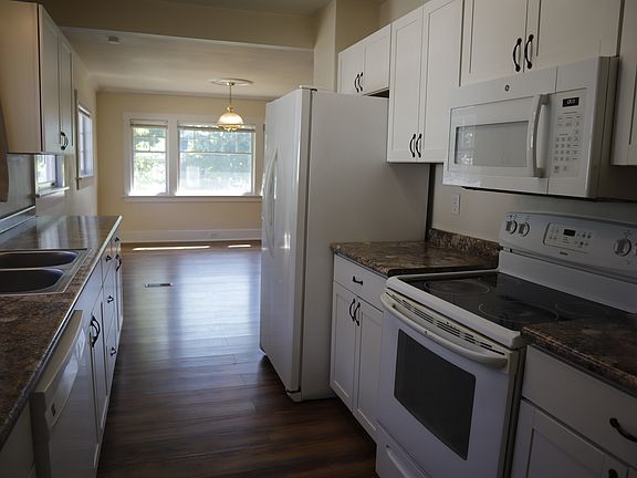 5th image of 216 S 15th Ave