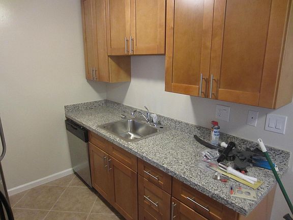 2nd image of 1557 Hudson St APT 10