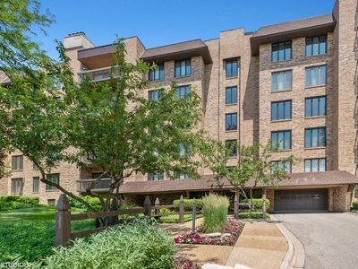 1721 Mission Hills Rd APT 406, Northbrook, IL, 60062