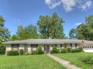 6 Red Oak Ln, Lufkin, TX 75904
