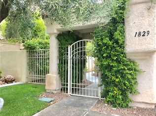 1829 Derbyshire Dr, Las Vegas, NV 89117
