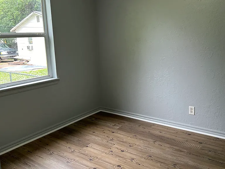 115 E Johnson St — Photo 7