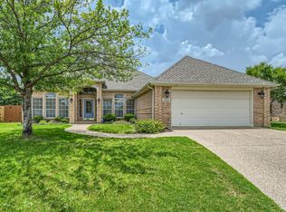 6 Nora Ct, Pantego, TX 76013