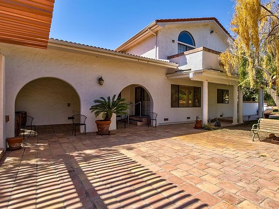 4th image of 2293 Golfito Way