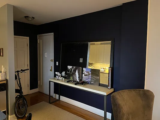 Rented by Compass | media 10