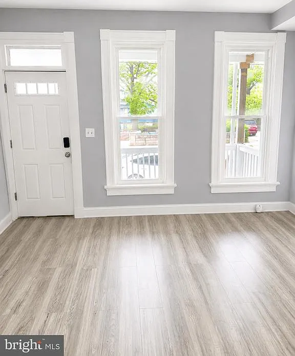3 bed, 1.5 bath, 2006 sqft, $1,700 — Photo 2
