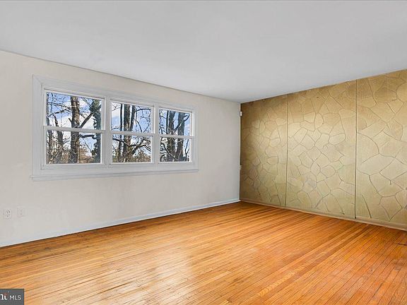 4th image of 55 Oakmont Dr