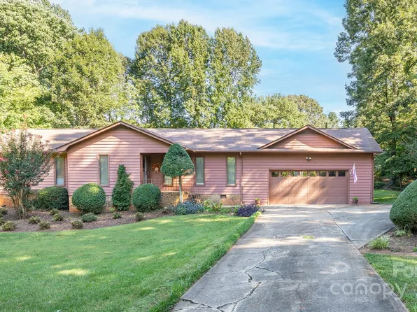 312 Saddlewood Dr, Gastonia, NC 28056