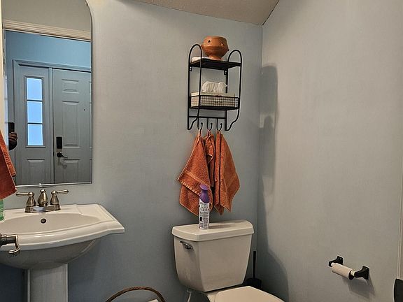 5th image of 926 Keenan Ct