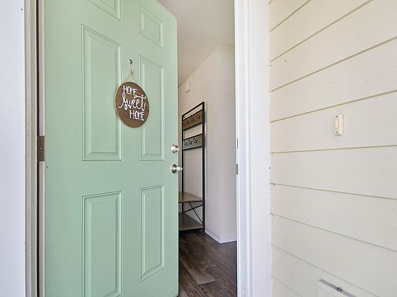 4th image of 81 Ashby Landing Way