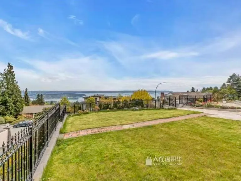 1327 Chartwell Dr — Photo 11
