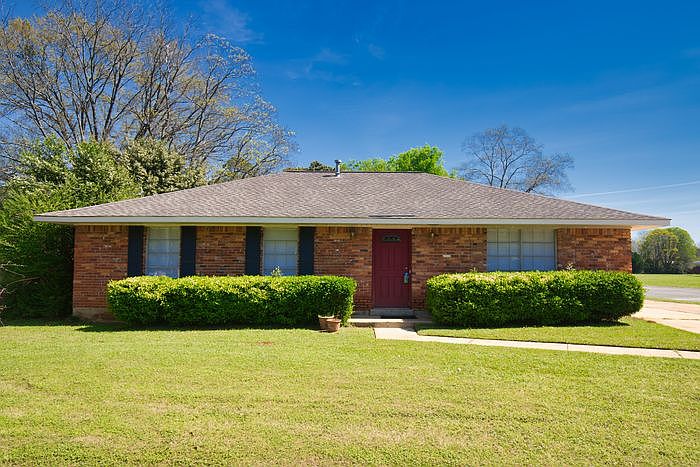 1st image of 430 N Burbank Dr