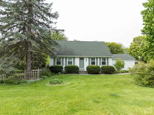62 Willow Circle, Colchester, VT 05446