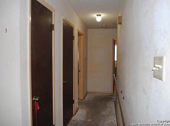 3rd image of 415 Chaparral Dr