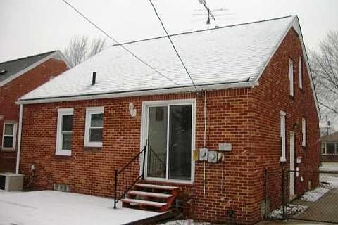 5th image of 20688 Roscommon St
