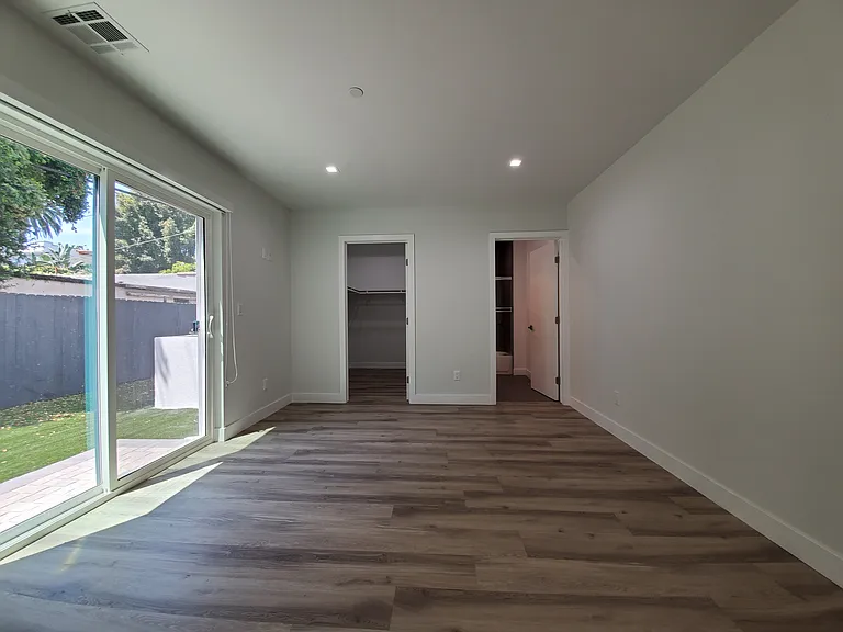 2337 Crenshaw Blvd #1/2 — Photo 24