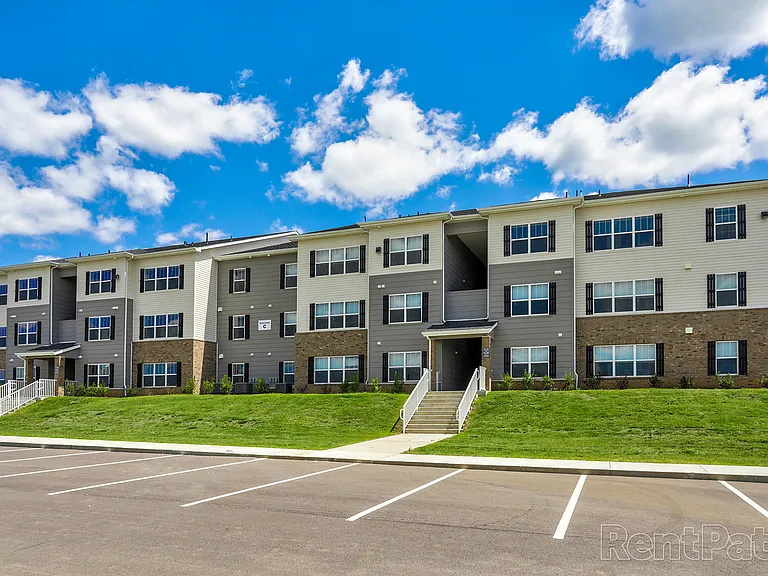 Foxhill Ridge Apartments — Photo 4
