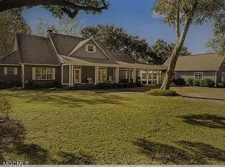 9115 Woolmarket Rd, Biloxi, MS 39532
