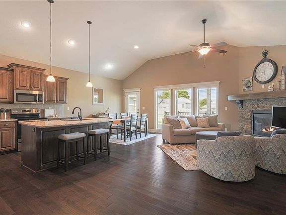 5th image of 2823 NE Sonora Valley Dr