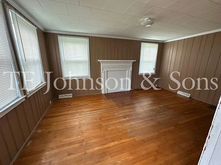 6190 Vance Rd — Photo 2