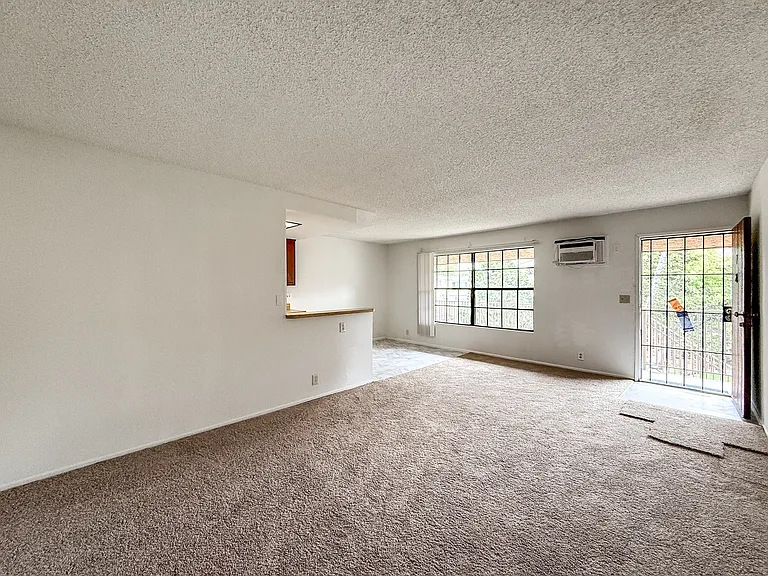 1629 W Ball Rd #7 — Photo 1