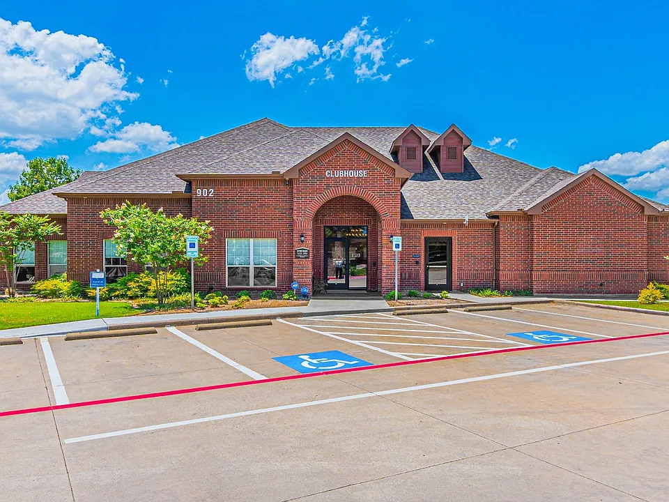 Lakeside Manor 62+ Senior Apartments