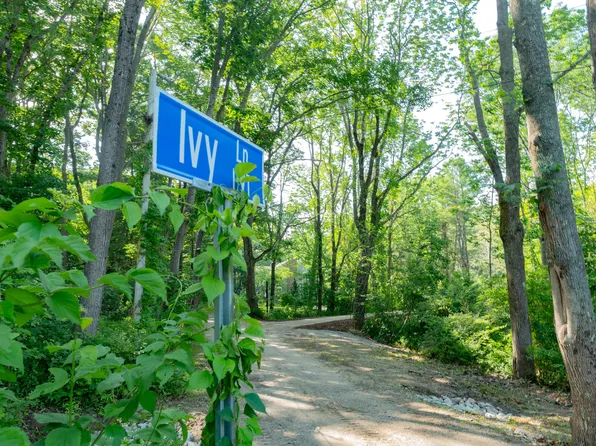 2A Ivy Lane, Kennebunkport, ME 04046