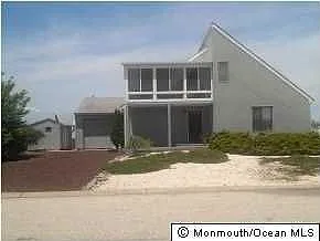 110 Jeanne Dr photo 1