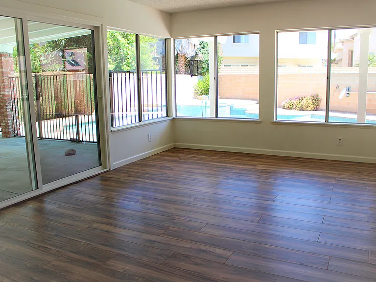 1909 E Bardet Pl — Photo 6