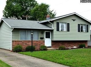6388 Terre Dr, Brookpark, OH 44142
