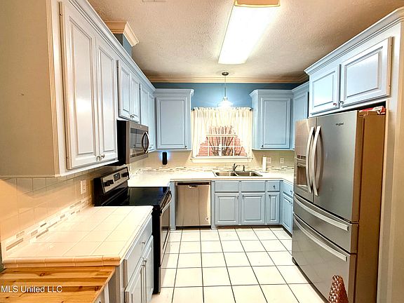 4th image of 578 Spring Lake Dr