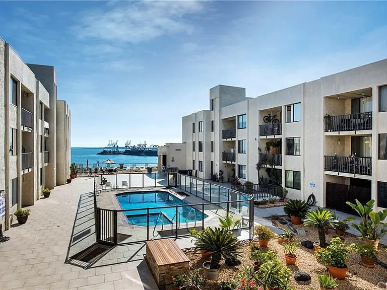 1140 Ocean Blvd #3 — Photo 2