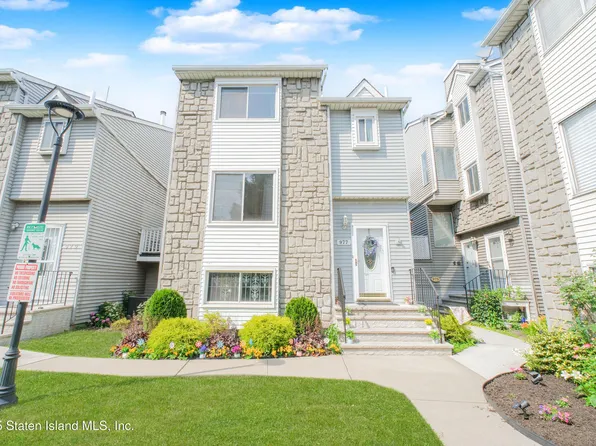 977 Goethals Rd N, Staten Island, NY 10303