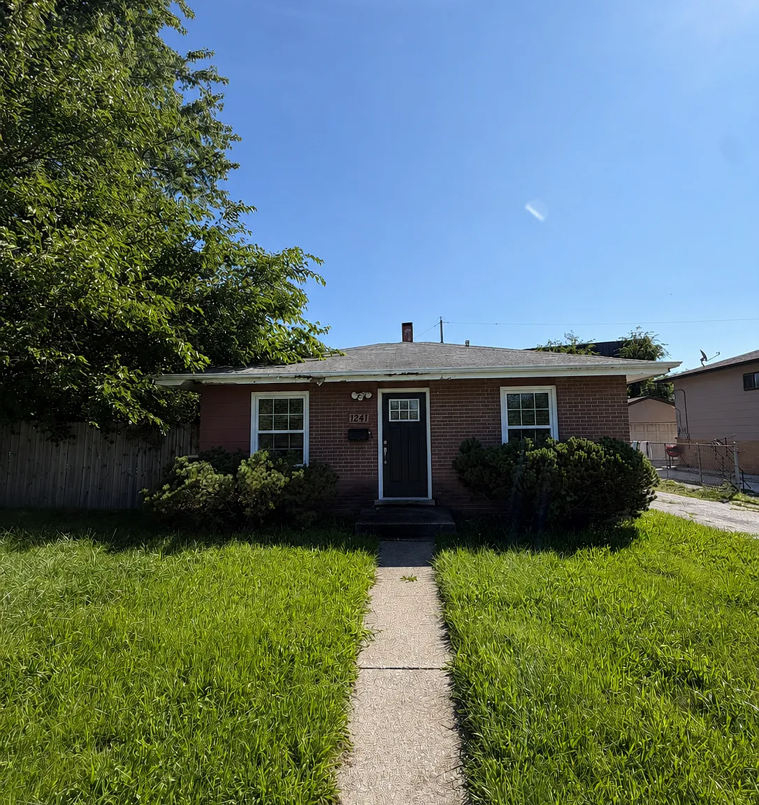 3 bed, 1000 sqft, $1,850 — Photo 2