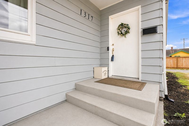 2nd image of 1317 47th Avenue E