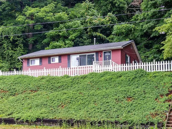 359 School St, Bremen, OH 43107